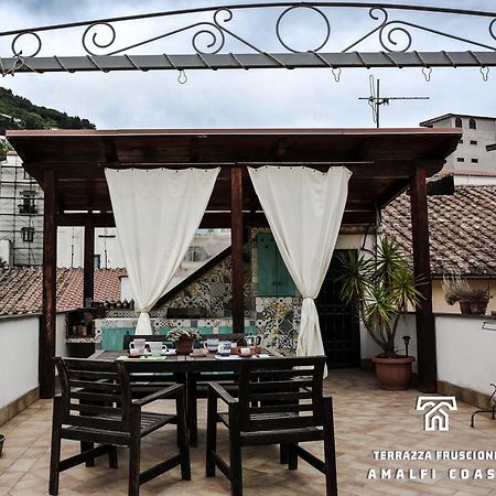 Terrazza Fruscione - Appartamento Con Terrazza Esclusiva Salerno Bagian luar foto